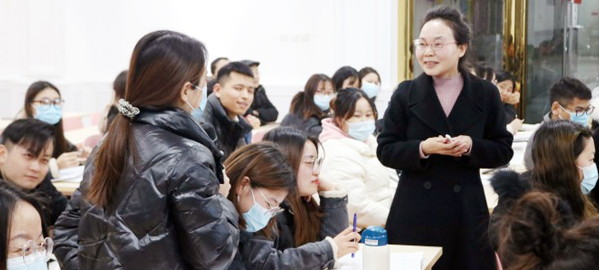 户县 专家指导+名师授课+培优补弱+日清月结的教学模式