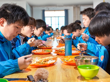 户县学生用餐