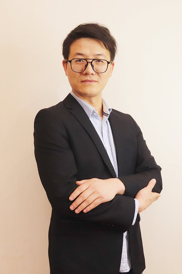户县李林科 本科学历,毕业于西安石油大学