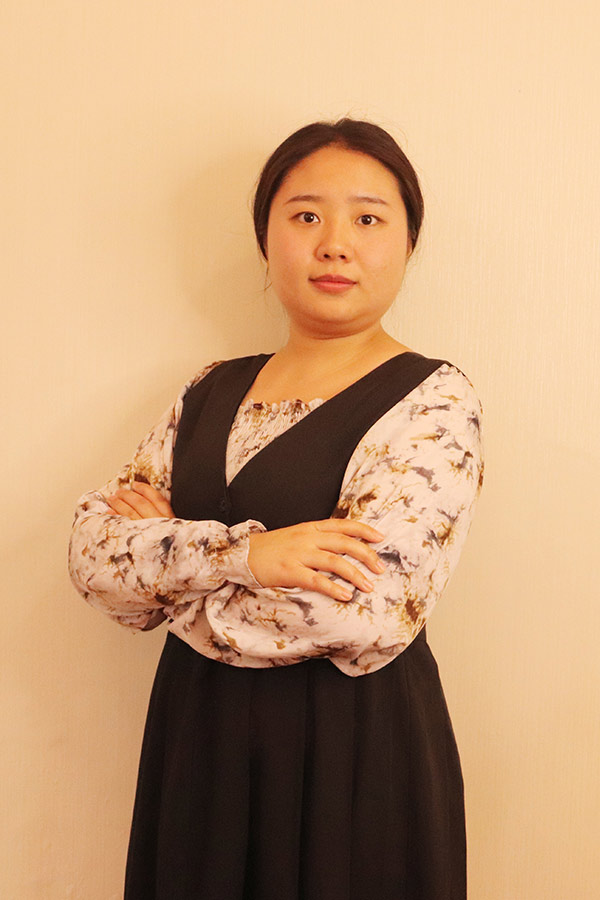 户县何爱玲 本科学历，优秀班主任